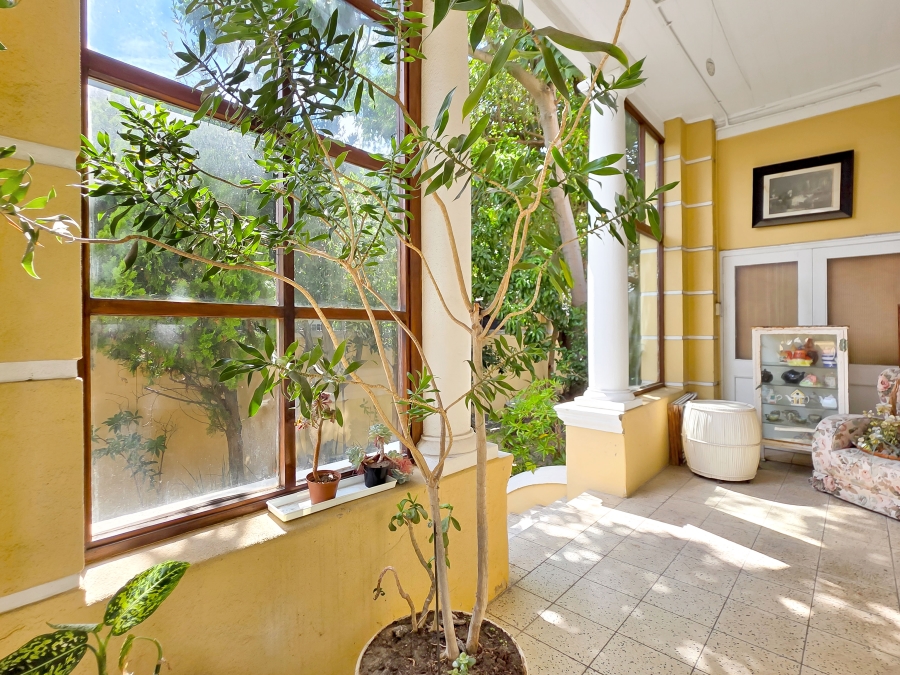 6 Bedroom Property for Sale in Sea Point Western Cape